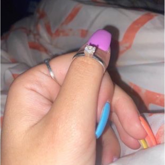 Engagement ring - Picture 6 of 6